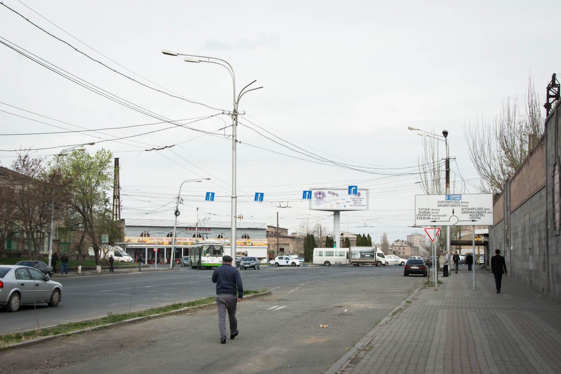 Roundabout on the way to the marshrutky from Yerevan to Yeghegnadzor