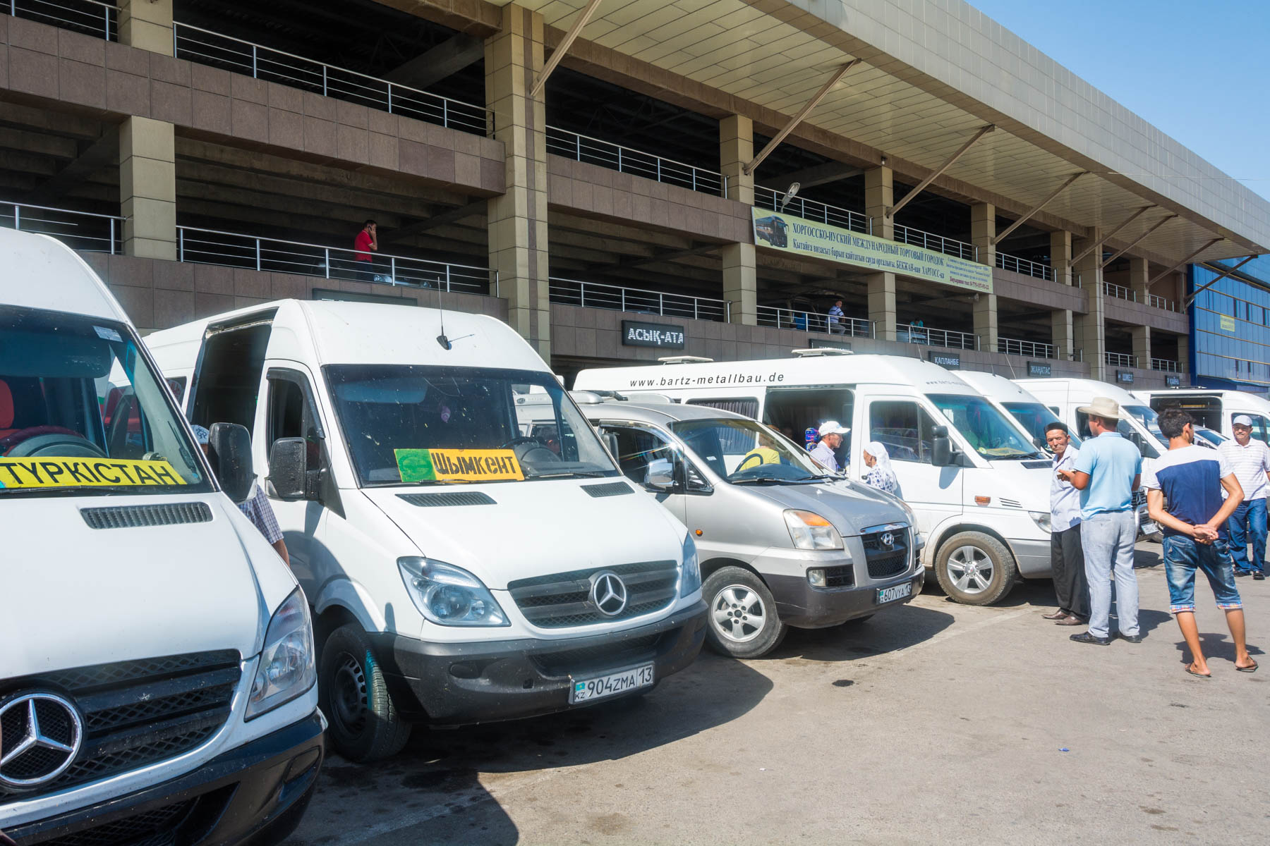 Marshrutkas to go from Shymkent to Turkestan by public transport