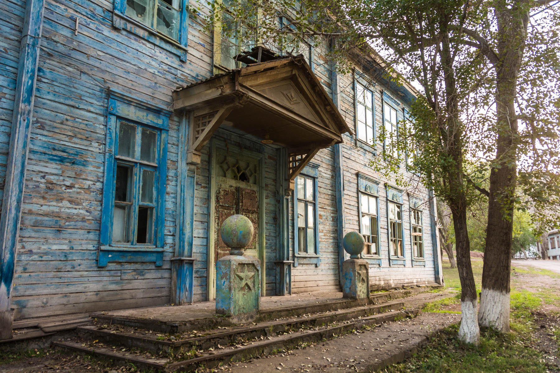 A grand Soviet mansion in Min Kush, Kyrgyzstan - Lost With Purpose