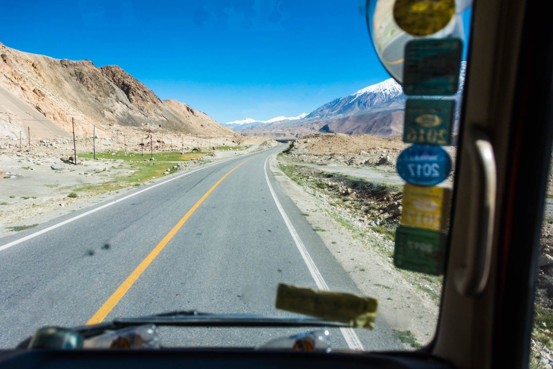 Hitching a ride with a trucker from Karakul Lake to Tashkurgan, China - Lost With Purpose