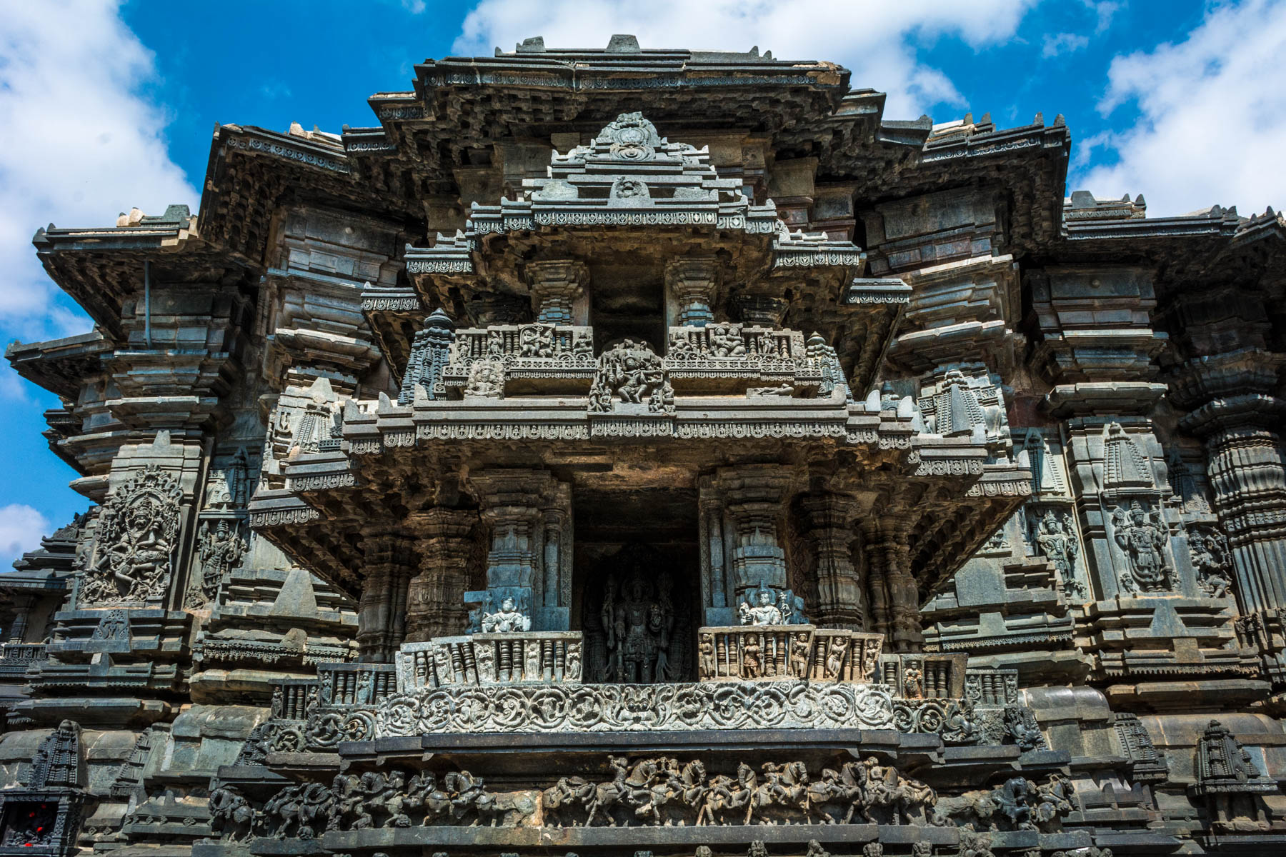 Off the beaten track places to visit in Karnataka, India - Chennakesava temple in Belur, India - Lost With Purpose