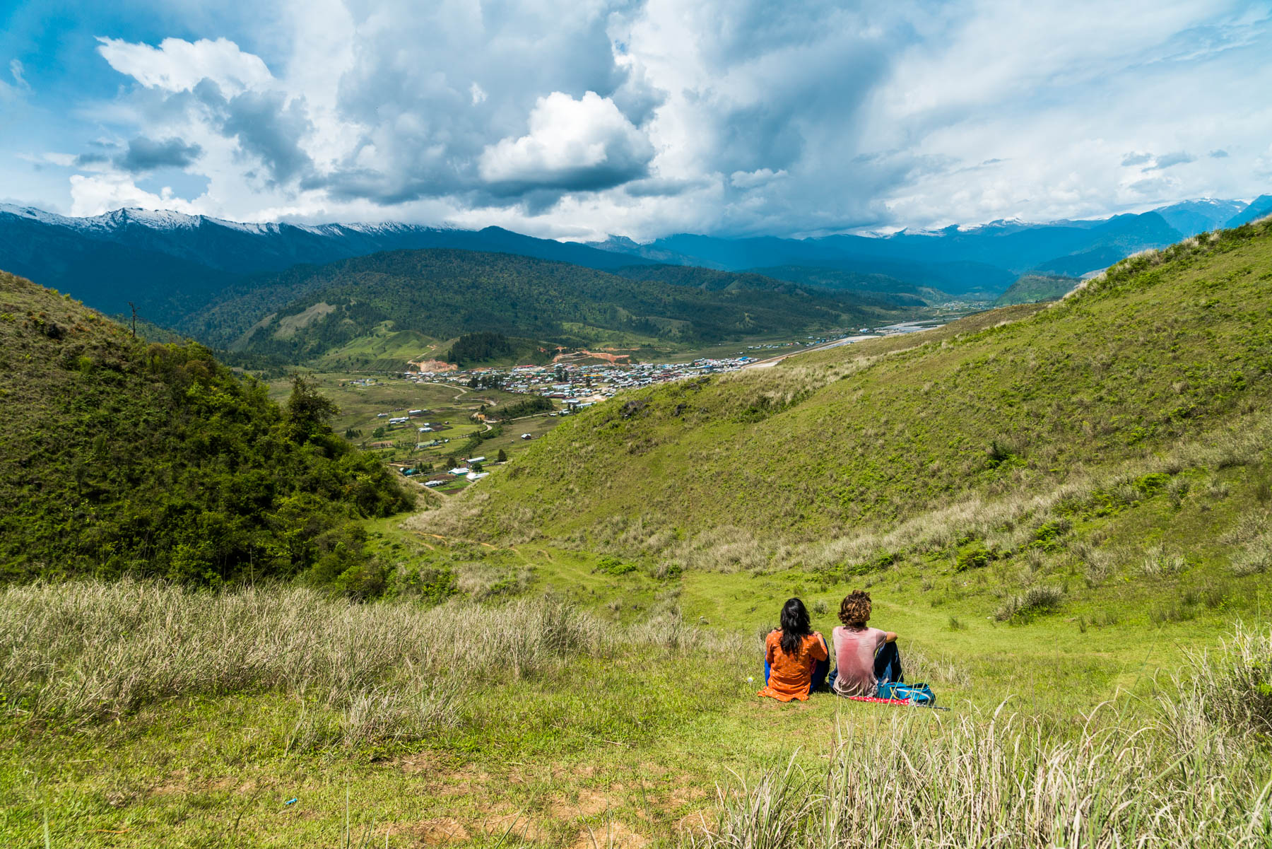 How much it costs to go backpacking in Arunachal Pradesh, India - Alex and Sebastiaan in Mechuka - Lost With Purpose