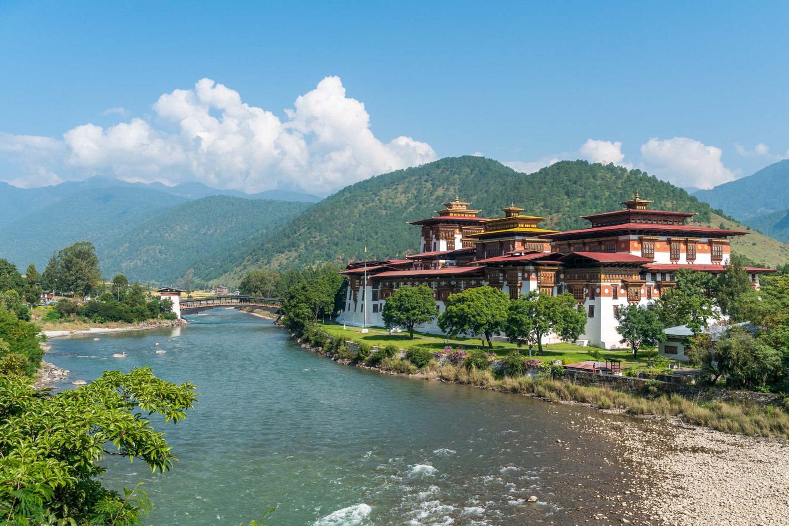 Punakha dzong during the day
